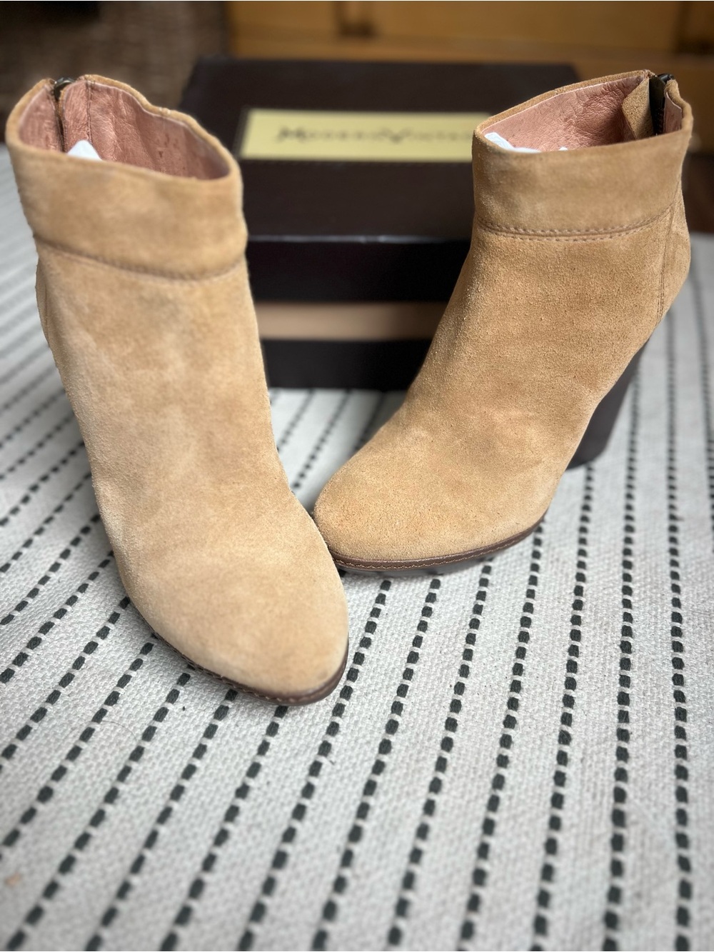 Modern Vintage Allison Sand Suede Chunky Heel Ankle Booties 8.5
